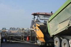 兰太高速沥青施工跑出高质量发展“加速度”