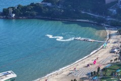 小梅沙度假村迎来夏日旅游旺季，多维破解景区“停车难”