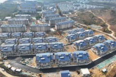 中建筑港泰山医养工程道路沥青铺设完成，即将交付