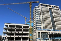 中建筑港东阿县乡村振兴培训服务中心基础设施建设项目培训中心主体结构顺利封顶