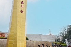 中建筑港川渝公司党支部组织开展主题党日活动