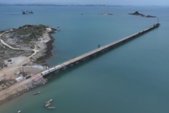 献礼七一，中建筑港承建的码头项目建设正忙