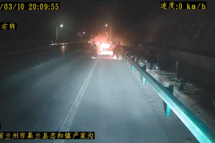 深夜救援：德邦司机焦志尚“火中逆行”