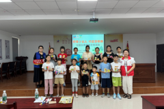 常熟市常福街道丁坝社区开展“环保小达人 巧变雪糕棒”垃圾分类趣味文创活动