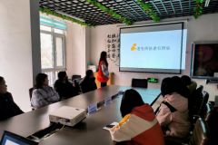 聊城大学药学与食品工程学院举办“金辉送暖 爱助夕阳”社区实践活动