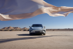 年轻家庭购车避坑指南：三大新能源安全标杆的“智能防护矩阵”实测