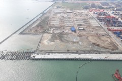 中交四航局承建的湛江港宝满港区集装箱码头一期扩建工程吹填施工顺利完成