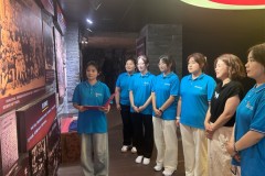 “细雨之声·红韵沁乡”志愿服务队在七里地村寻根铸魂，重走抗联路唱响军民情