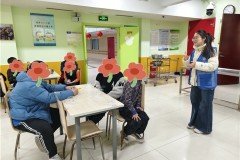 聊城大学药学与食品工程学院举办“巧手制冰粉 劳动伴成长”社会实践活动