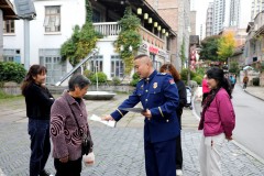 渝消蓝盾讲师团“走街串巷” 筑牢南川秋冬消防安全防线
