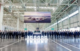 岚图启新程 东风跃百万 东风汽车向高质量达成年度新能源100万辆销量目标冲刺