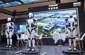 WAIC2026 观察：中坚科技跨界突围，桦之坚用全栈具身智能开辟新赛道
