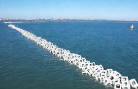 唐山港京唐港区25万吨级航道工程配套防波堤工程顺利通过交工验收