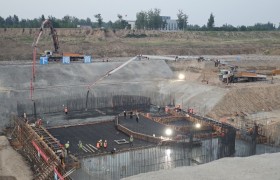 新万福河复航二期五标工程下闸首底板顺利浇筑完成