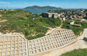 平潭生态修复项目完成首段框格梁施工