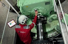 航运故障预警新方案：Easy-Laser易乐 XT770 +孔对中功能全周期监测轴对中问题，守护航行安全