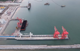 奋战海外，为发展注入新活力