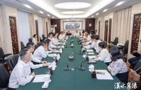 王祺扬与蒙牛集团执行总裁李鹏程举行座谈交流