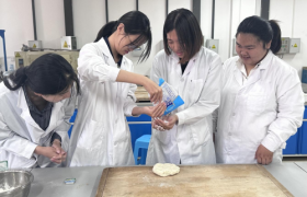 专业实践传承五四精神,育新时代卓越青年