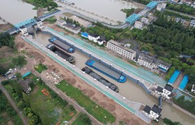 焕新！淮阴二号船闸“破茧重生”，中建筑港铸就黄金水道新标杆