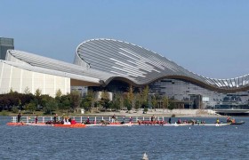 首届南通紫琅湖水上运动节举办，康悦到家队参与龙舟赛事