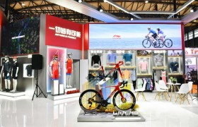 李宁携多款新品首秀上海展
