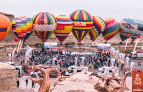 达喀尔中国体验中心助力新疆特种旅游节 五一燃情呈现越野盛宴