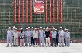四化建承建的镝特新材料项目核心车间主体结构封顶