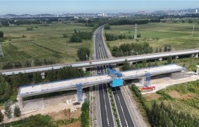 中交路建北方公司济枣6标二分部跨枣木特大桥连续梁顺利合龙