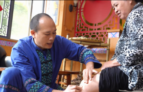 百色市右江区：匠心传承壮医非遗 守护万家健康