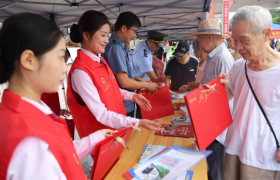 百色高速公路运营有限公司靖西分公司积极参与“安全生产月”宣传咨询日活动