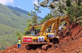 全力抢险中！广航局建设者48h抢通广西横州灾后“生命线”